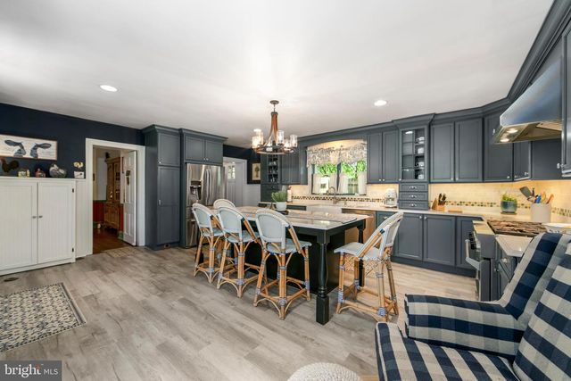 15 CREST LN, Swarthmore, PA 19081
