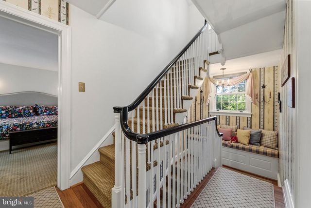 15 CREST LN, Swarthmore, PA 19081