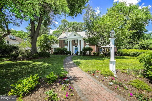 15 CREST LN, Swarthmore, PA 19081