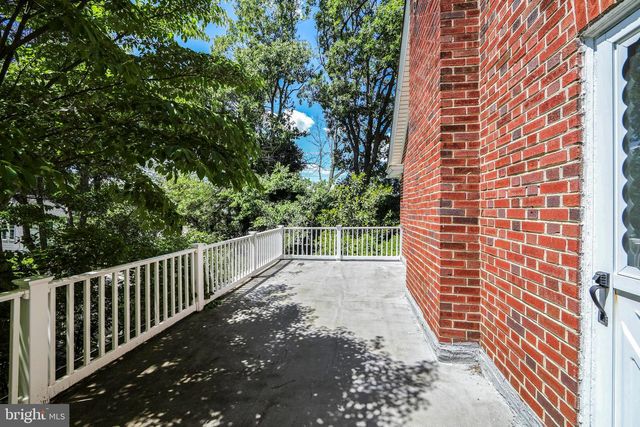 15 CREST LN, Swarthmore, PA 19081
