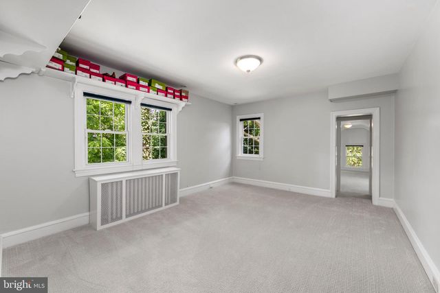 15 CREST LN, Swarthmore, PA 19081