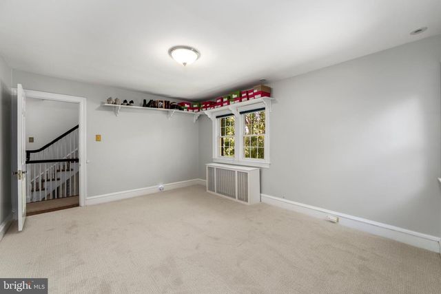 15 CREST LN, Swarthmore, PA 19081