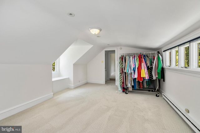 15 CREST LN, Swarthmore, PA 19081