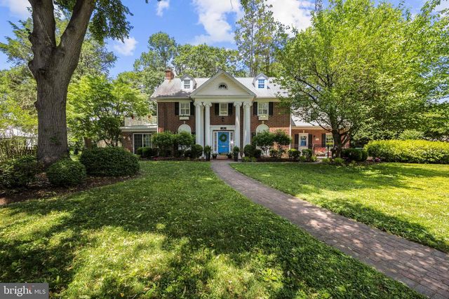 15 CREST LN, Swarthmore, PA 19081