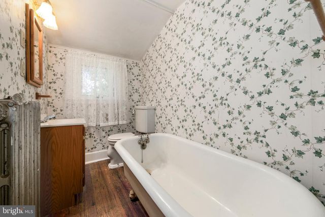 15 CREST LN, Swarthmore, PA 19081