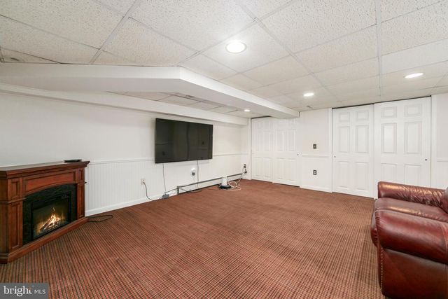 15 CREST LN, Swarthmore, PA 19081