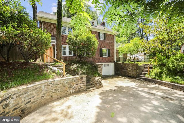 15 CREST LN, Swarthmore, PA 19081