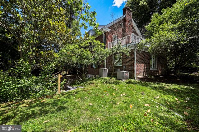 15 CREST LN, Swarthmore, PA 19081
