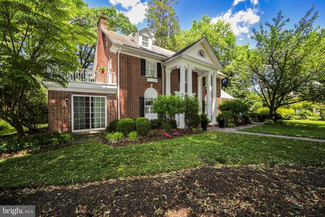 15 CREST LN, Swarthmore, PA 19081