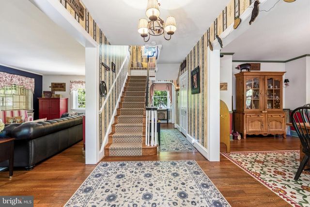 15 CREST LN, Swarthmore, PA 19081