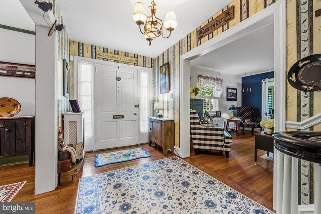 15 CREST LN, Swarthmore, PA 19081