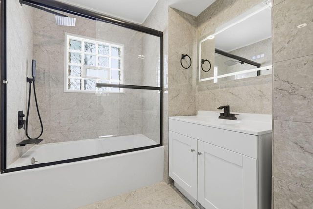 1726 85th STREET, Kenosha, WI 53143