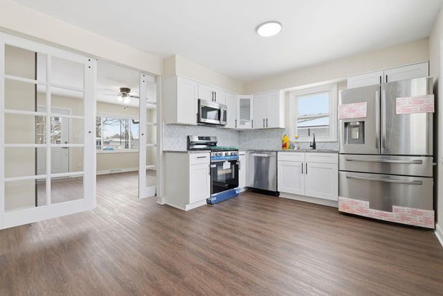 1726 85th STREET, Kenosha, WI 53143