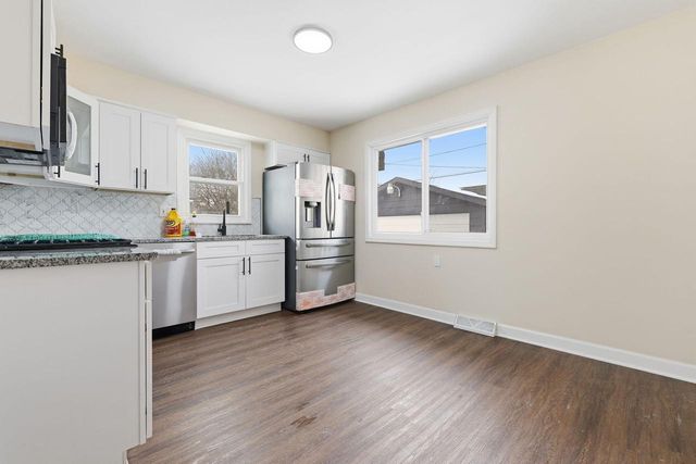 1726 85th STREET, Kenosha, WI 53143