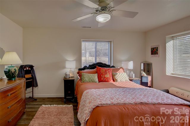 1029 Jacks Creek Road, Burnsville, NC 28714