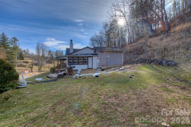 1029 Jacks Creek Road, Burnsville, NC 28714