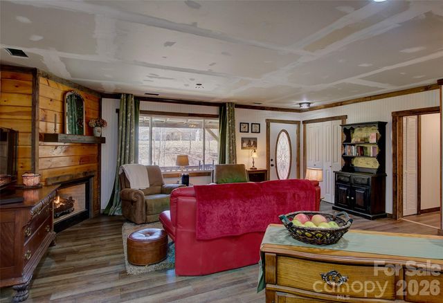 1029 Jacks Creek Road, Burnsville, NC 28714