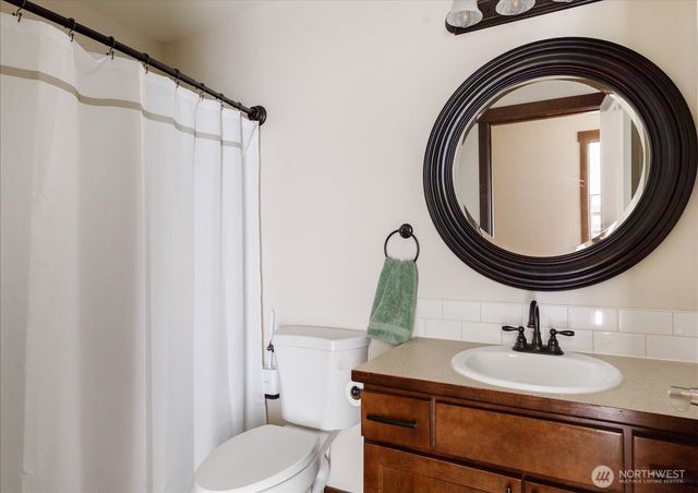 1105 Halsey Drive, Coupeville, WA 98239