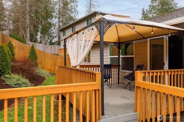 1105 Halsey Drive, Coupeville, WA 98239