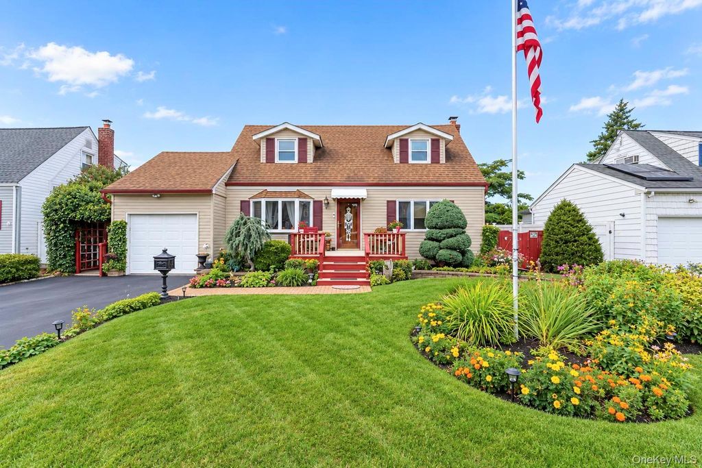 150 W 19th Street, Deer Park, NY 11729 — photo 3