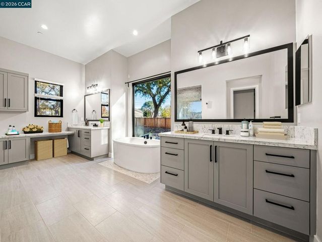 24 Noble Oaks Ln, Danville, CA 94506