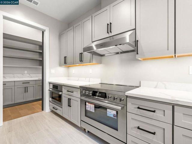 24 Noble Oaks Ln, Danville, CA 94506