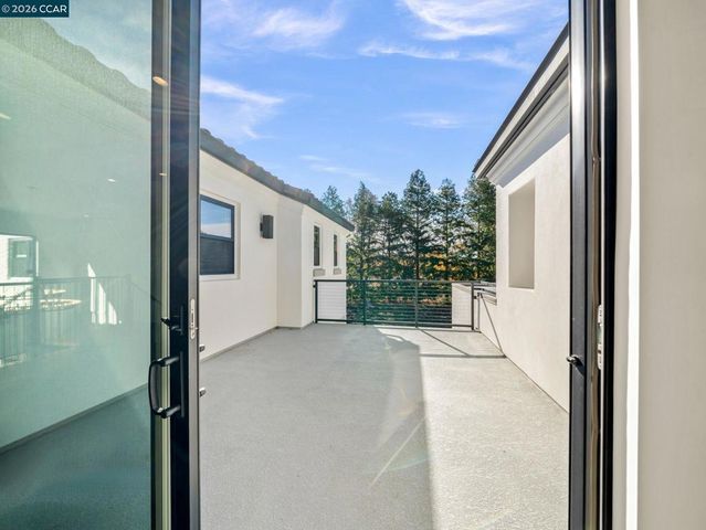 24 Noble Oaks Ln, Danville, CA 94506