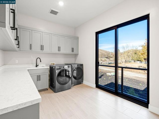 24 Noble Oaks Ln, Danville, CA 94506