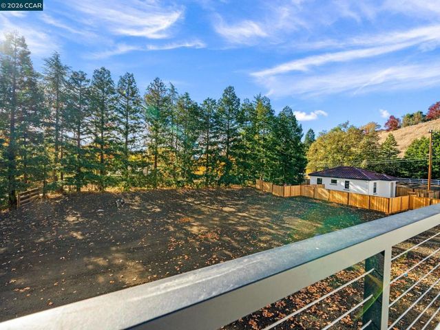 24 Noble Oaks Ln, Danville, CA 94506