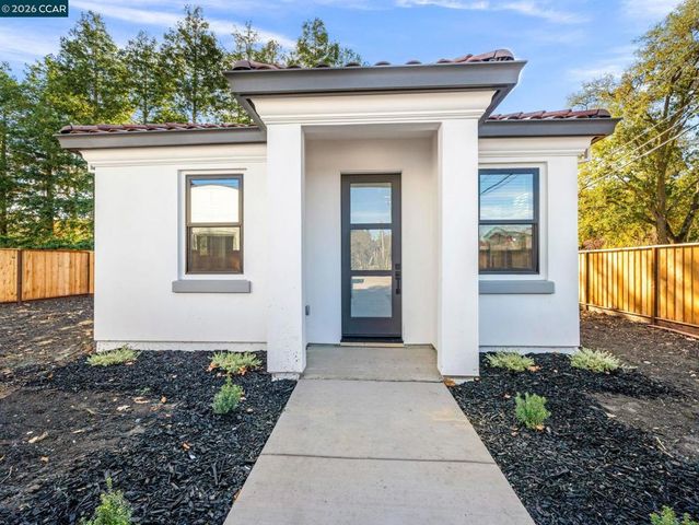 24 Noble Oaks Ln, Danville, CA 94506