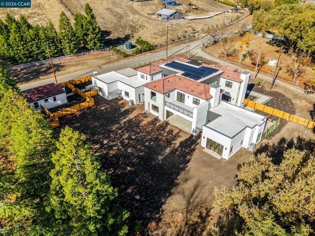 24 Noble Oaks Ln, Danville, CA 94506