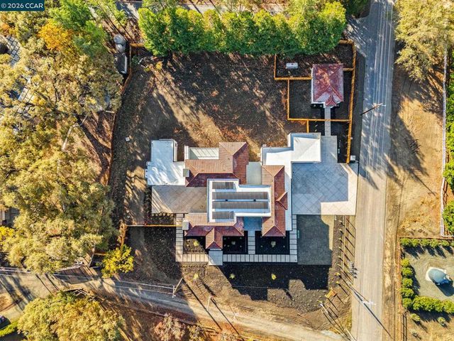 24 Noble Oaks Ln, Danville, CA 94506