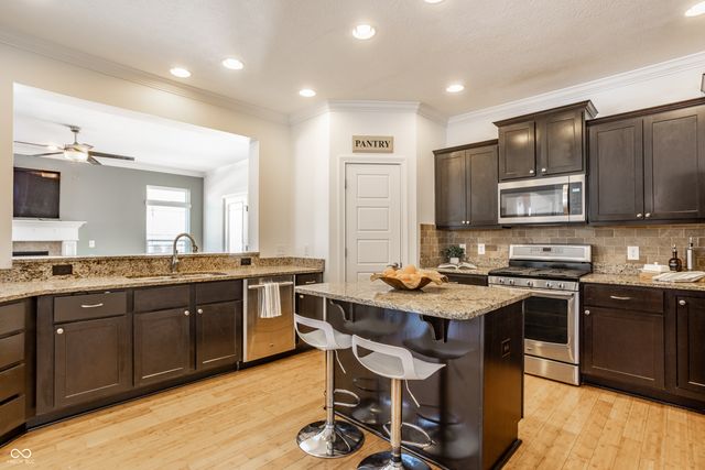 6211 Andrews Way, Whitestown, IN 46075