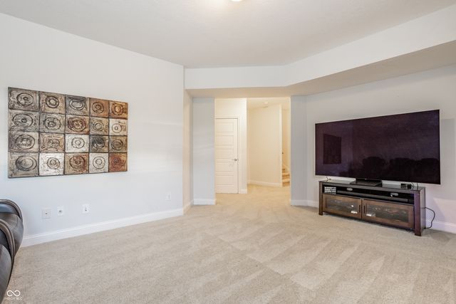 6211 Andrews Way, Whitestown, IN 46075