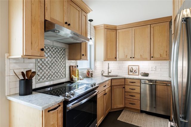 85 Colebourne Road, Rochester, NY 14609