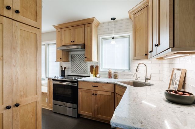 85 Colebourne Road, Rochester, NY 14609