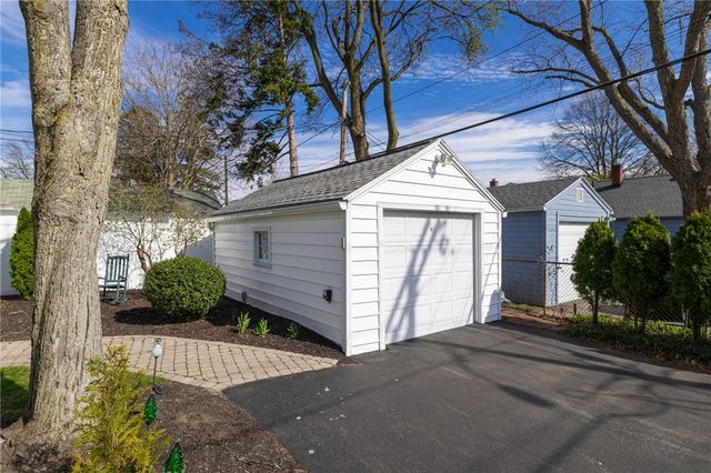 85 Colebourne Road, Rochester, NY 14609