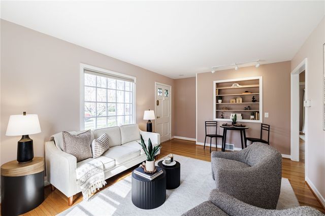 85 Colebourne Road, Rochester, NY 14609