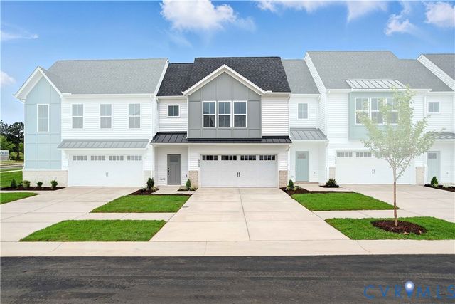 6900 Sunrise Oasis Ln, Midlothian, VA 23112