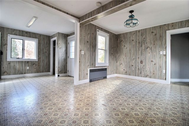 75 Tomaquag Road, Hopkinton, RI 02808