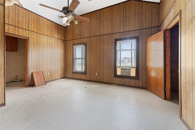 136 Weaver Street, Baytown, TX 77520