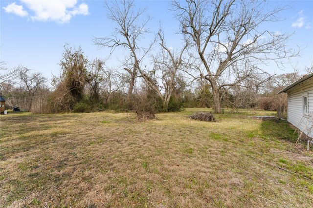 136 Weaver Street, Baytown, TX 77520