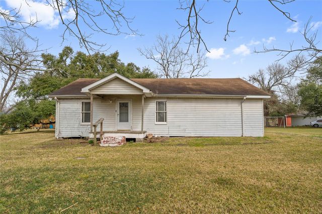 136 Weaver Street, Baytown, TX 77520