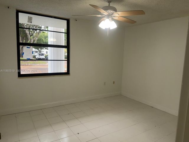 1709 Whitehall Dr 103, Davie, FL 33324