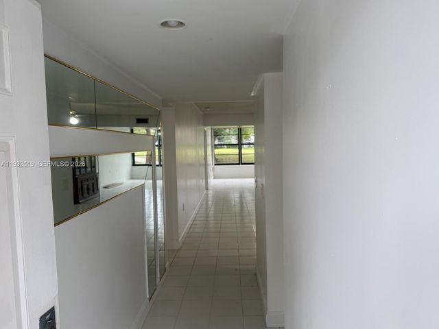 1709 Whitehall Dr 103, Davie, FL 33324