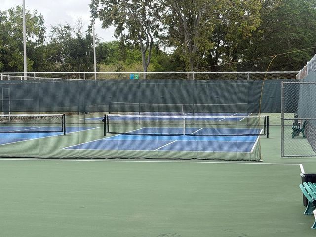 1709 Whitehall Dr 103, Davie, FL 33324