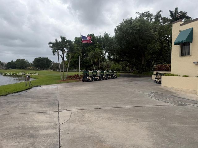 1709 Whitehall Dr 103, Davie, FL 33324