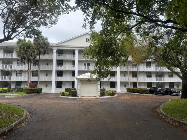 1709 Whitehall Dr 103, Davie, FL 33324