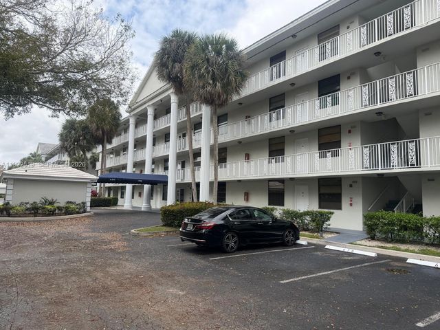 1709 Whitehall Dr 103, Davie, FL 33324