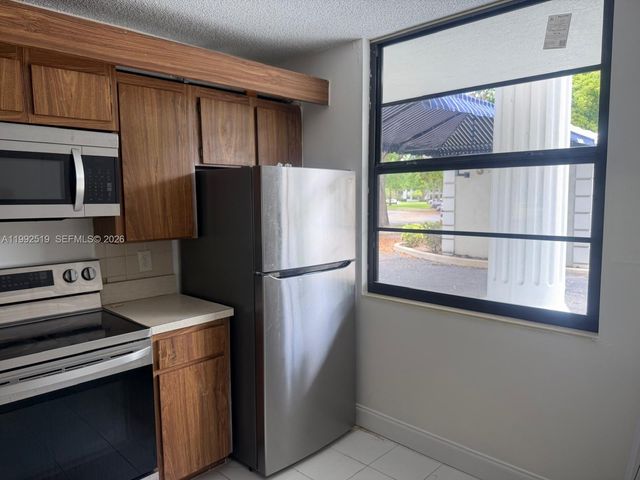 1709 Whitehall Dr 103, Davie, FL 33324